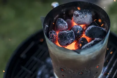 Starting a charcoal BBQ in 3 steps!