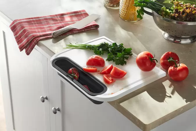 Weber Traveler Cut & Catch Cutting Board - image 2