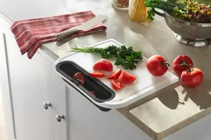 Weber Traveler Cut & Catch Cutting Board - image 2