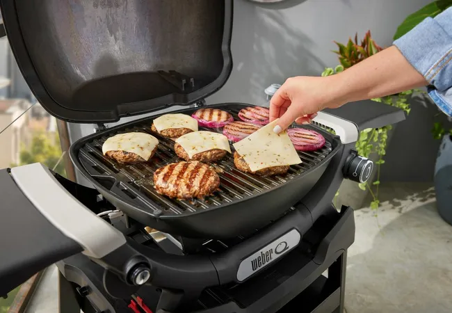 Q 1200N Gas Barbecue with Side Tables - image 4