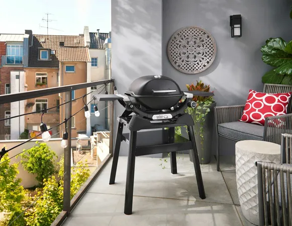 Q 1200N Gas Barbecue with Side Tables - image 3