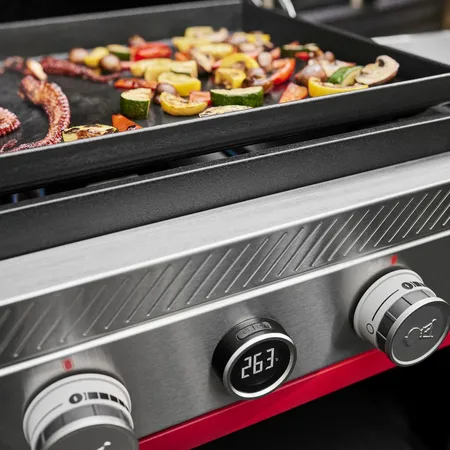 Weber® SLATE GPD 76 cm Premium Griddle - image 5